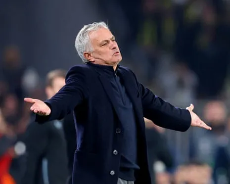 Benfica Pursuing Negotiations to Hire Mourinho Post Sacking of Lage