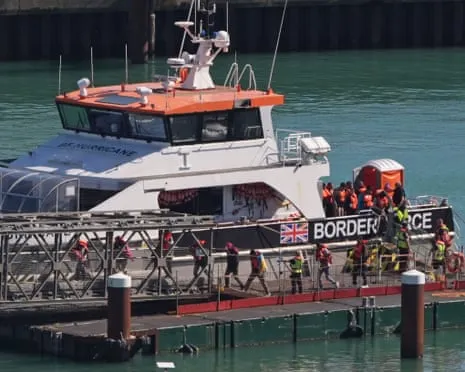 UK Ministers Affirm Migrant Returns Agreement with France Goes Ahead Despite Legal Injunction