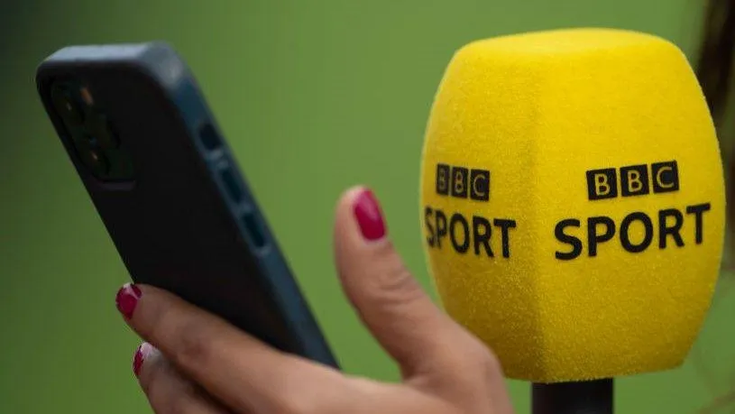 Chris Sutton's Forecasts versus The Coral plus AI